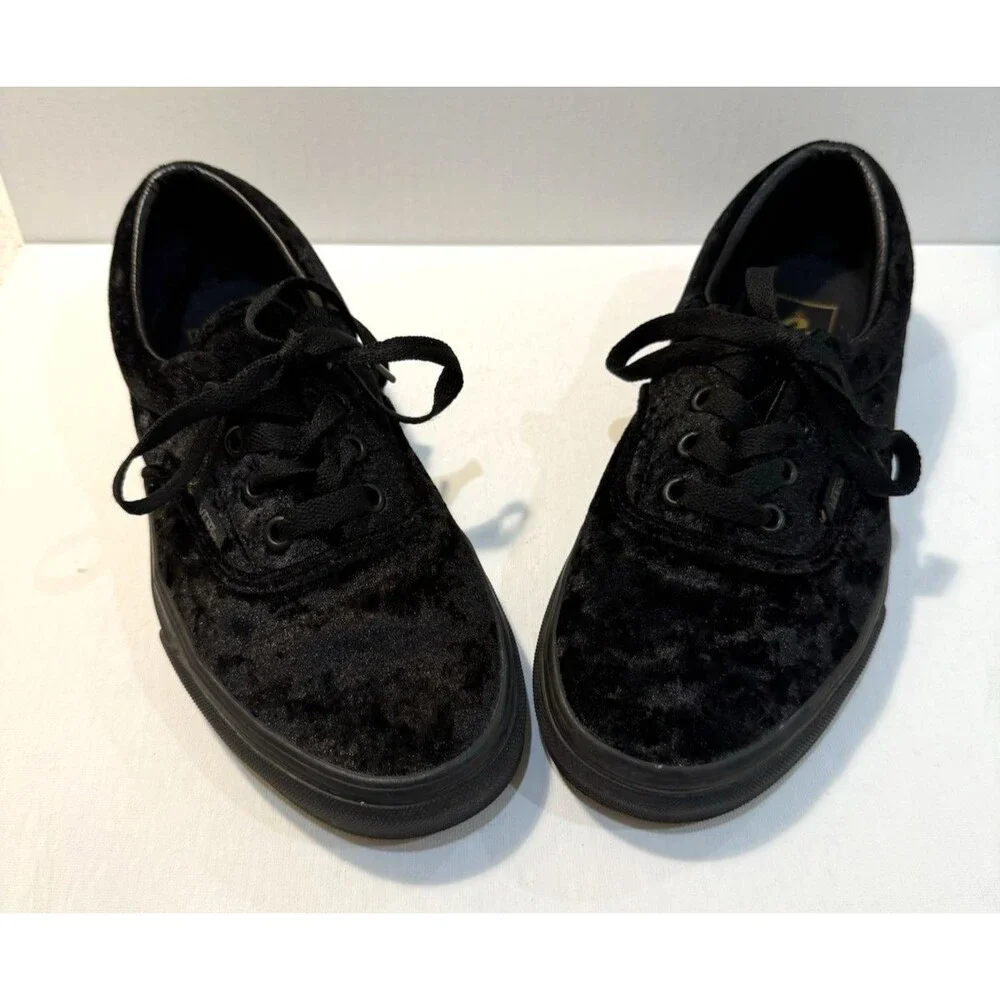 Vans Old Skool Black Velvet Skate Sneakers Unisex Size 6 (M) 7.5 (W) 507452